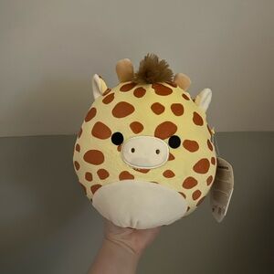 Gary the Plush Giraffe SQUISHMALLOW